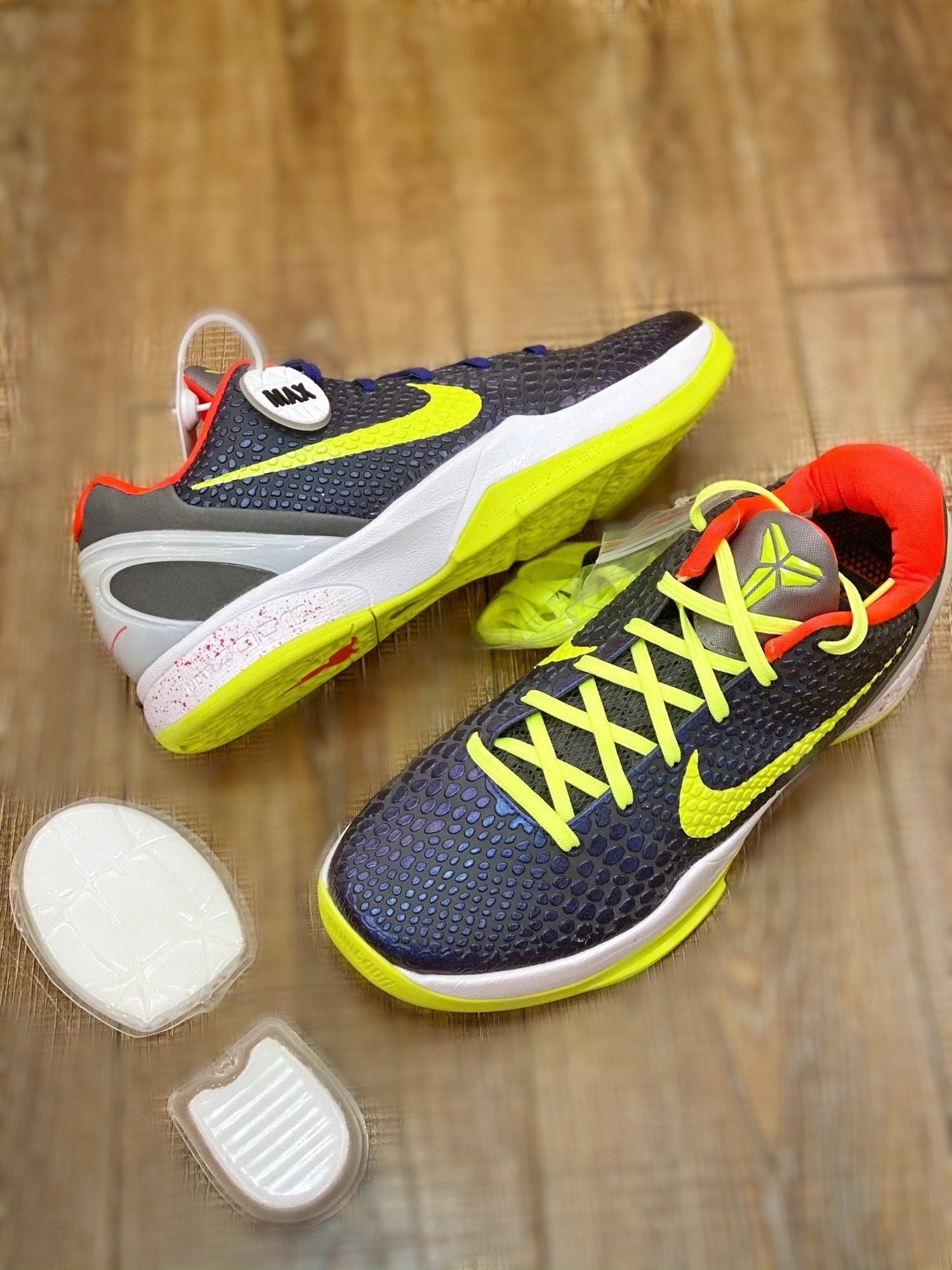 Kobe 6 Supreme Chaos