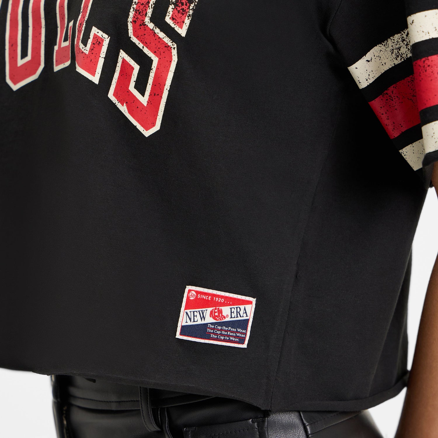 Chicago Bulls Throwback Cropped Women's T-Shirt