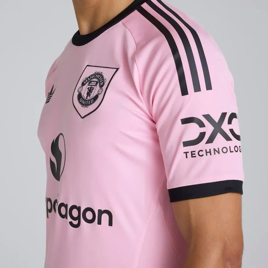 Manchester United 25/26 Third Mens Goalkeeper Jersey Pink