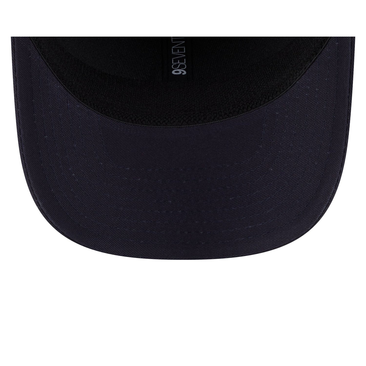 Atlanta Braves Circle Patch 9SEVENTY Stretch-Snap Hat