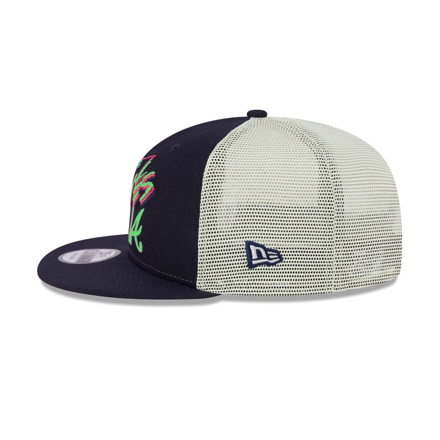 Atlanta Braves Glow-In-The-Dark 9FIFTY Trucker Hat