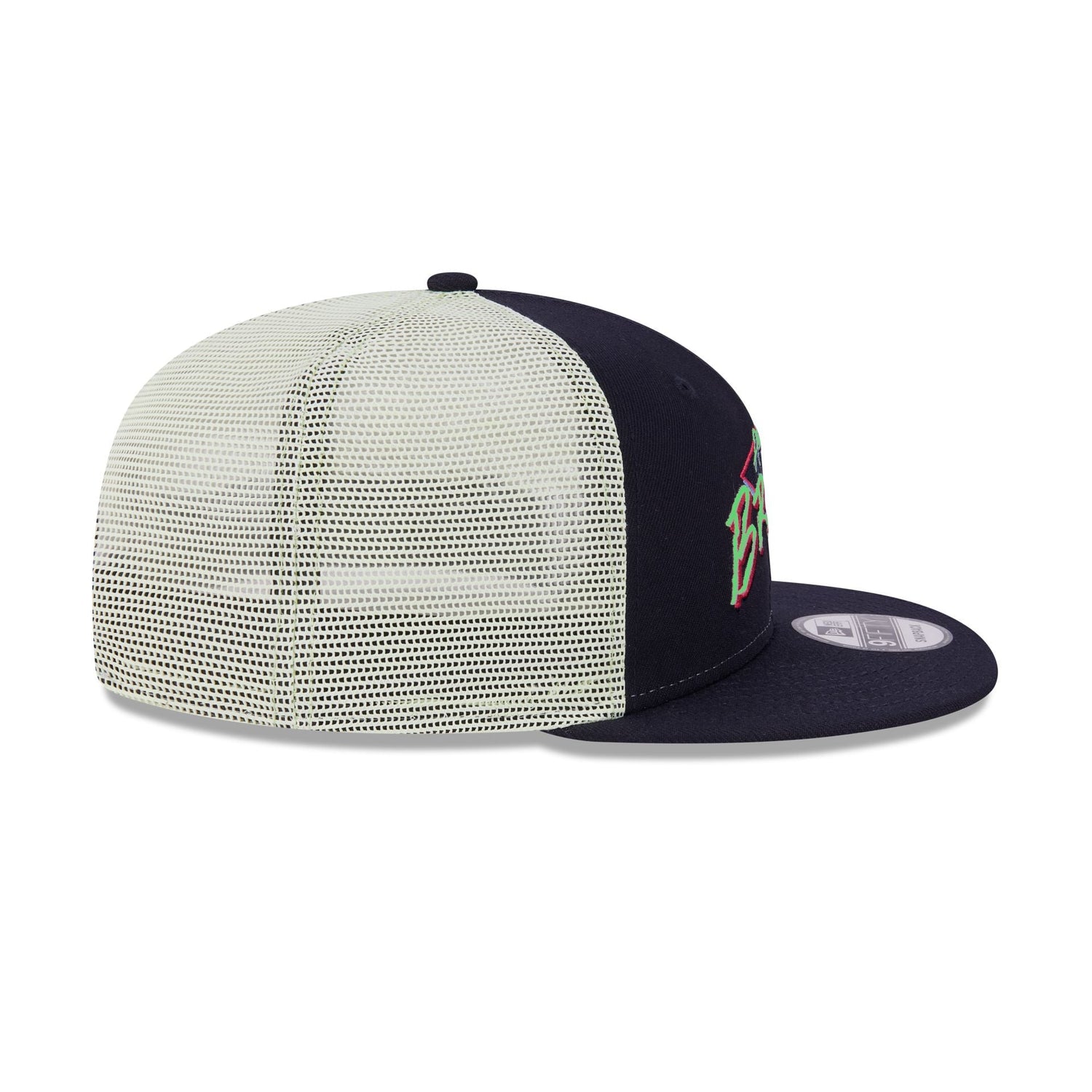 Atlanta Braves Glow-In-The-Dark 9FIFTY Trucker Hat