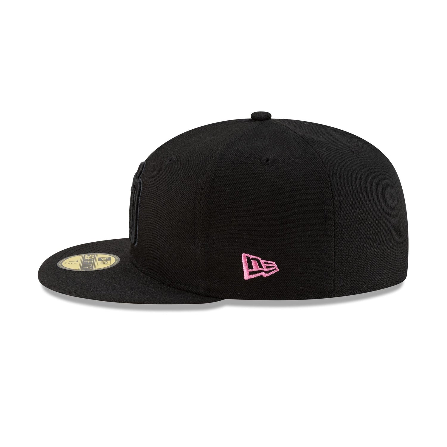 Dominican Republic Black on Black 59FIFTY Fitted Hat