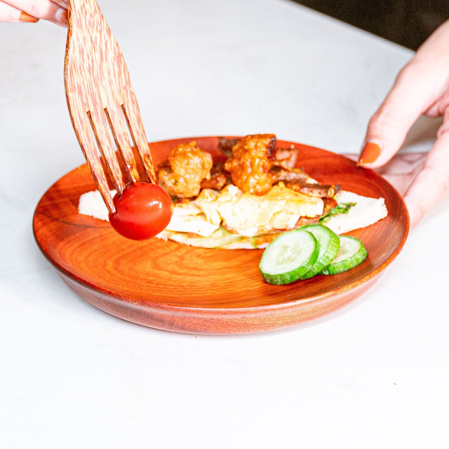 Classic Thick Round Camwood Plate - Regular