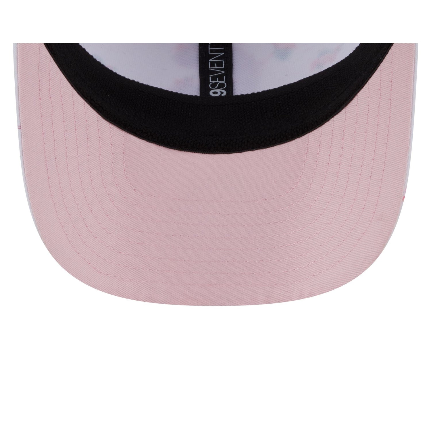 Chicago Cubs Pattern 9SEVENTY Trucker Hat