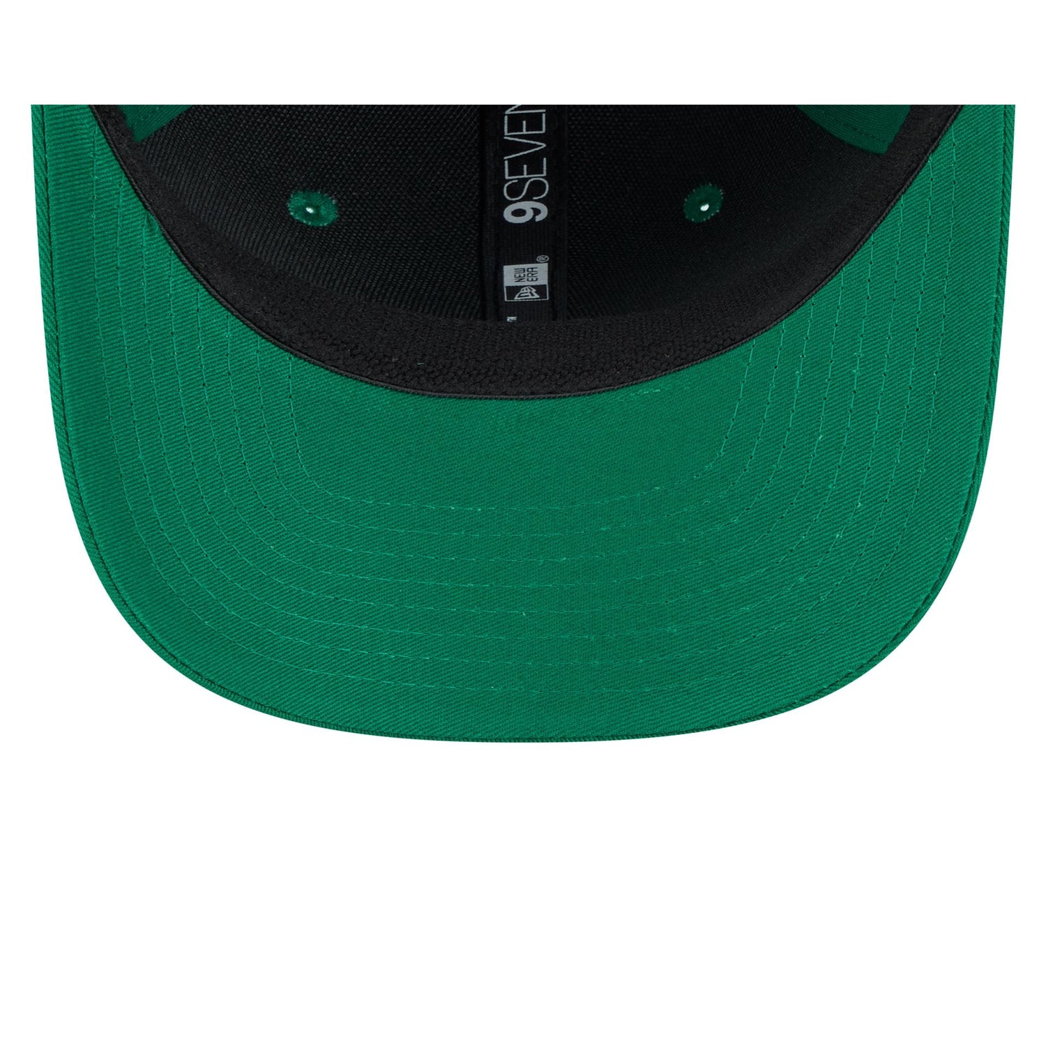 Boston Celtics Circle Patch 9SEVENTY Stretch-Snap Hat