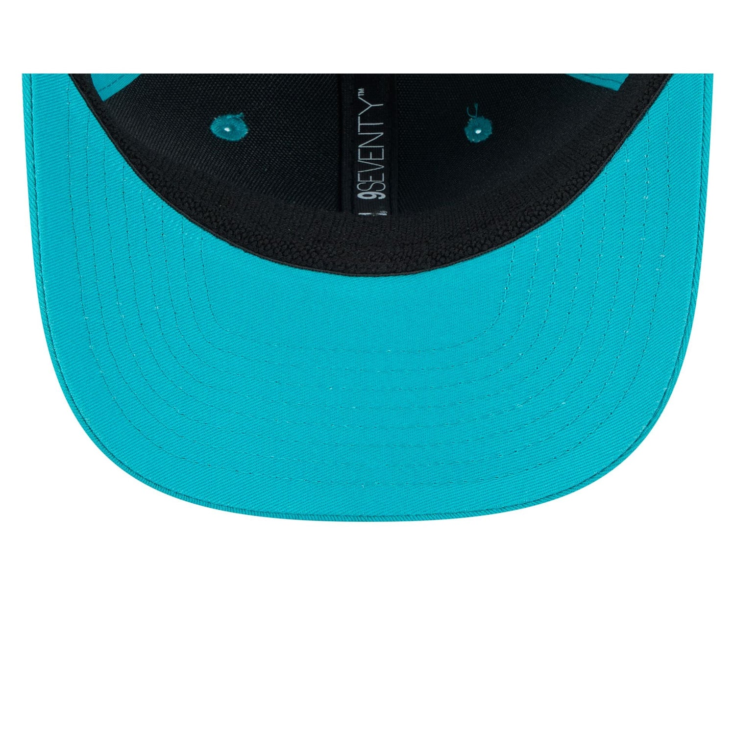 Miami Dolphins Circle Patch 9SEVENTY Stretch-Snap Hat