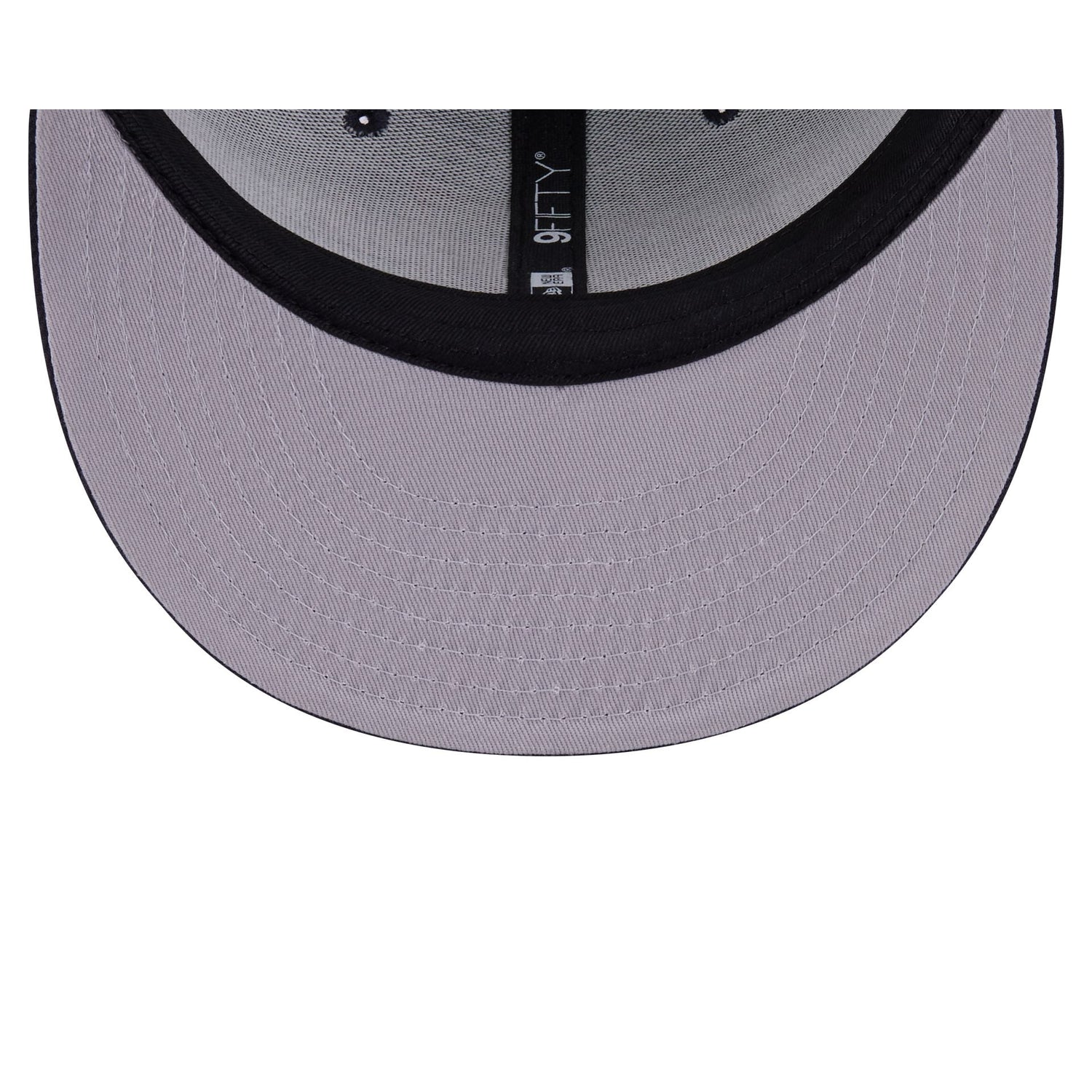 Atlanta Braves Glow-In-The-Dark 9FIFTY Trucker Hat