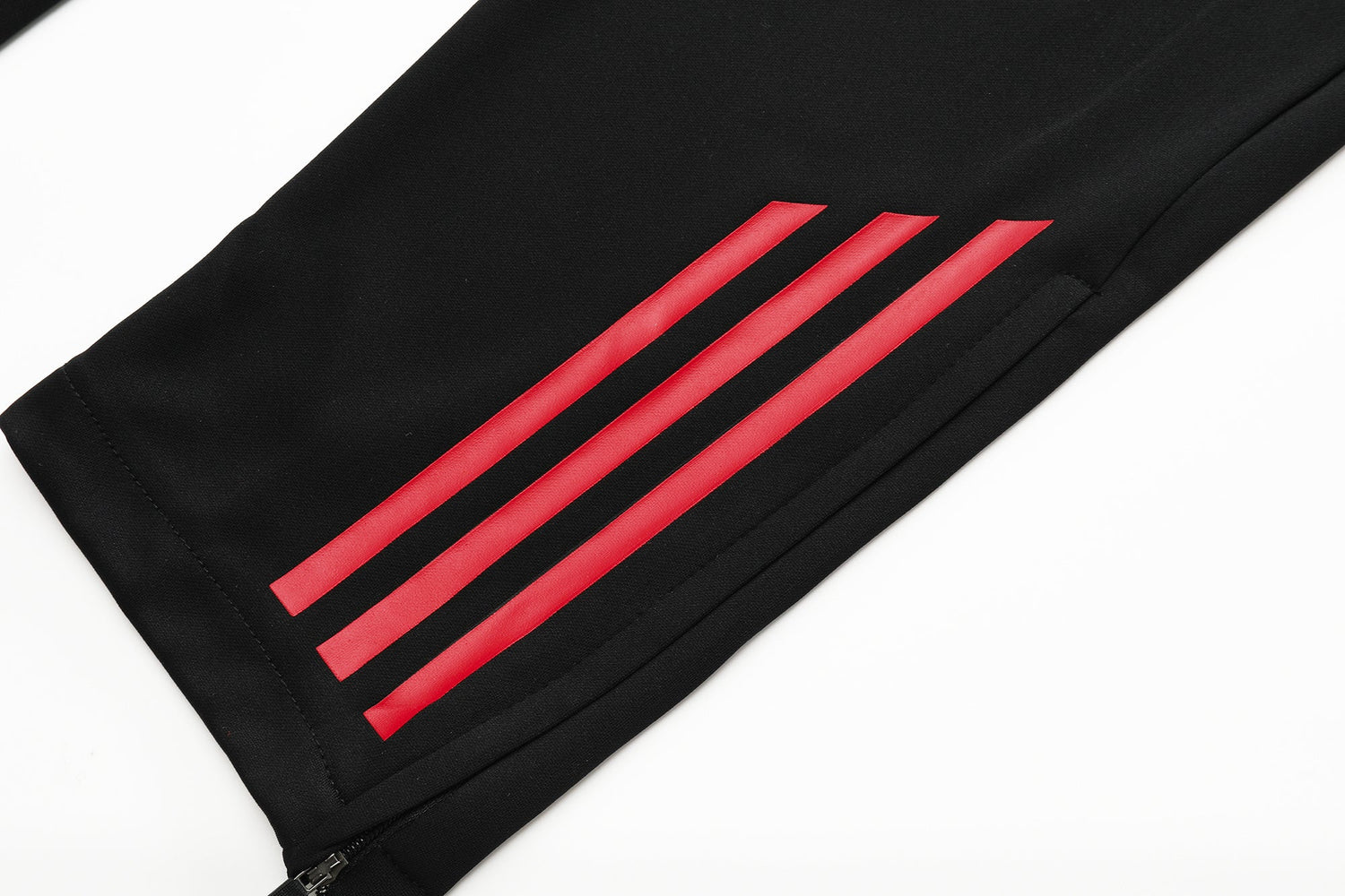 2025-26 Liverpool Suit