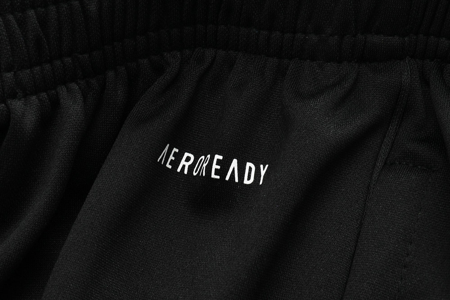 2025-26 Liverpool Suit