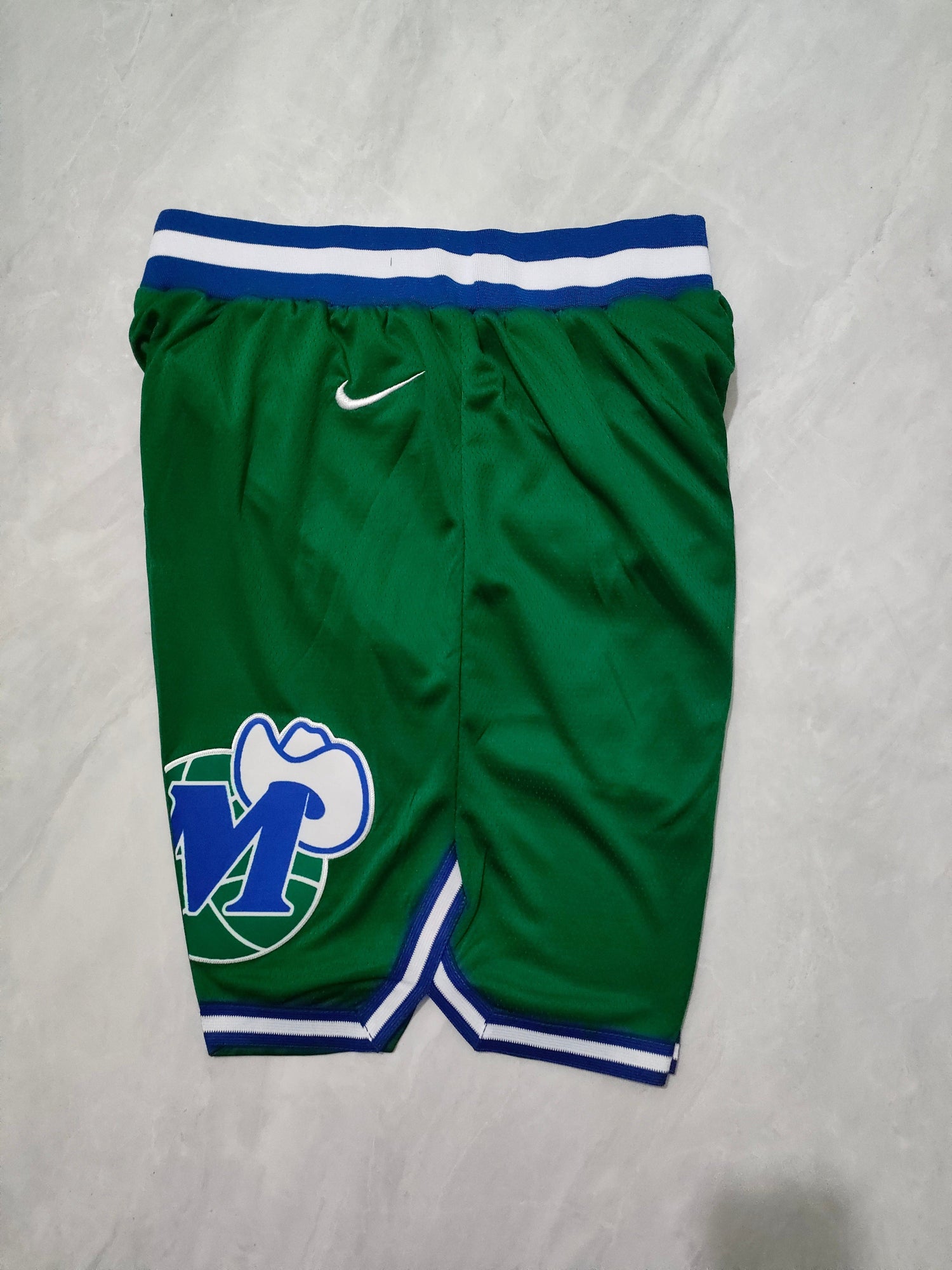 Dallas Mavericks green shorts