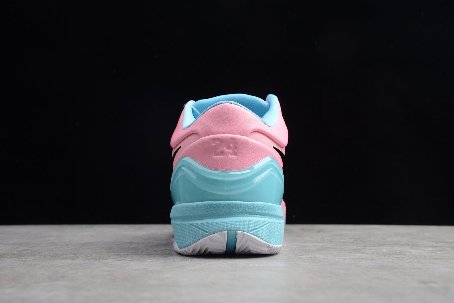 Kobe 4 DeMar DeRozan PE