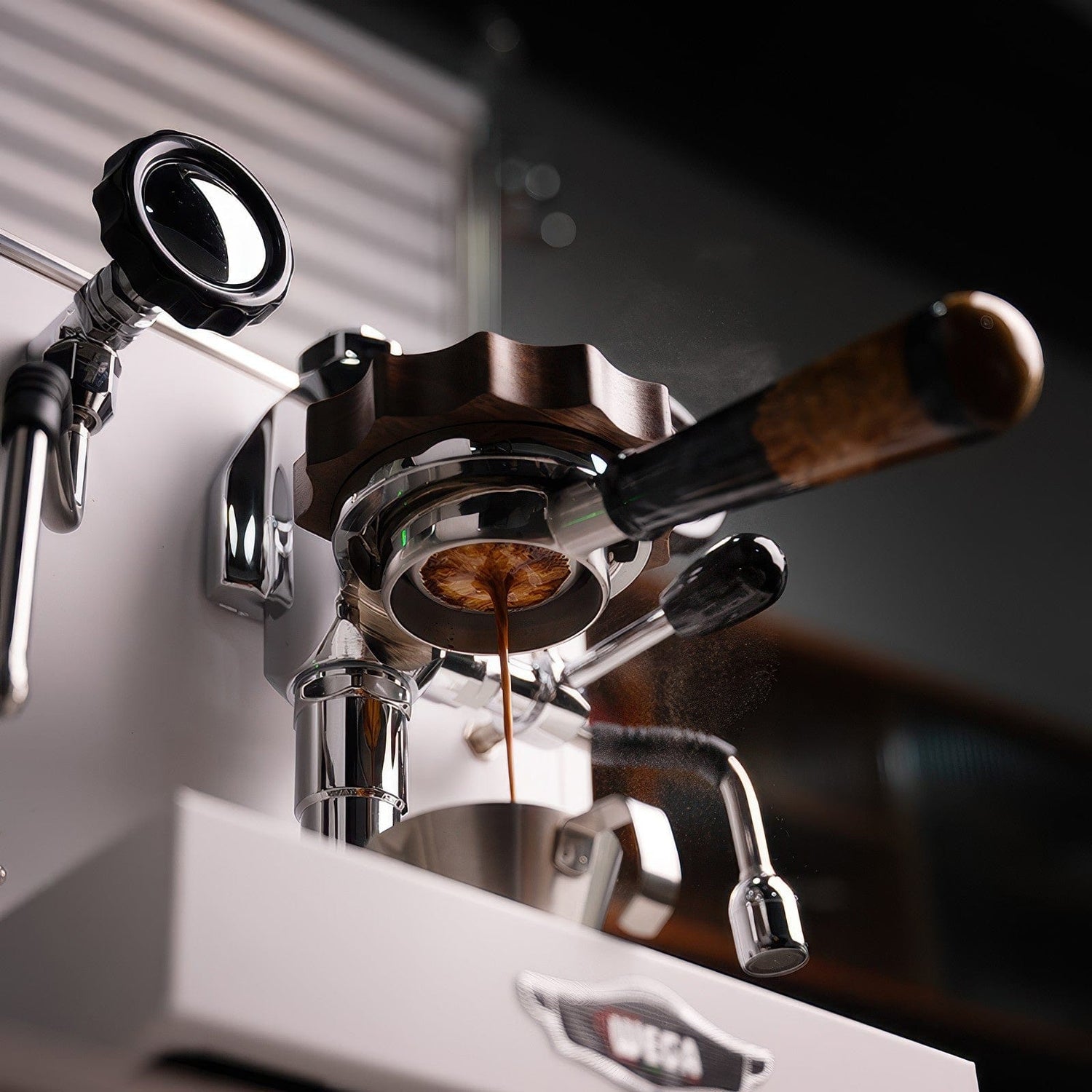 Walnut & Resin Handle Bottomless Portafilter