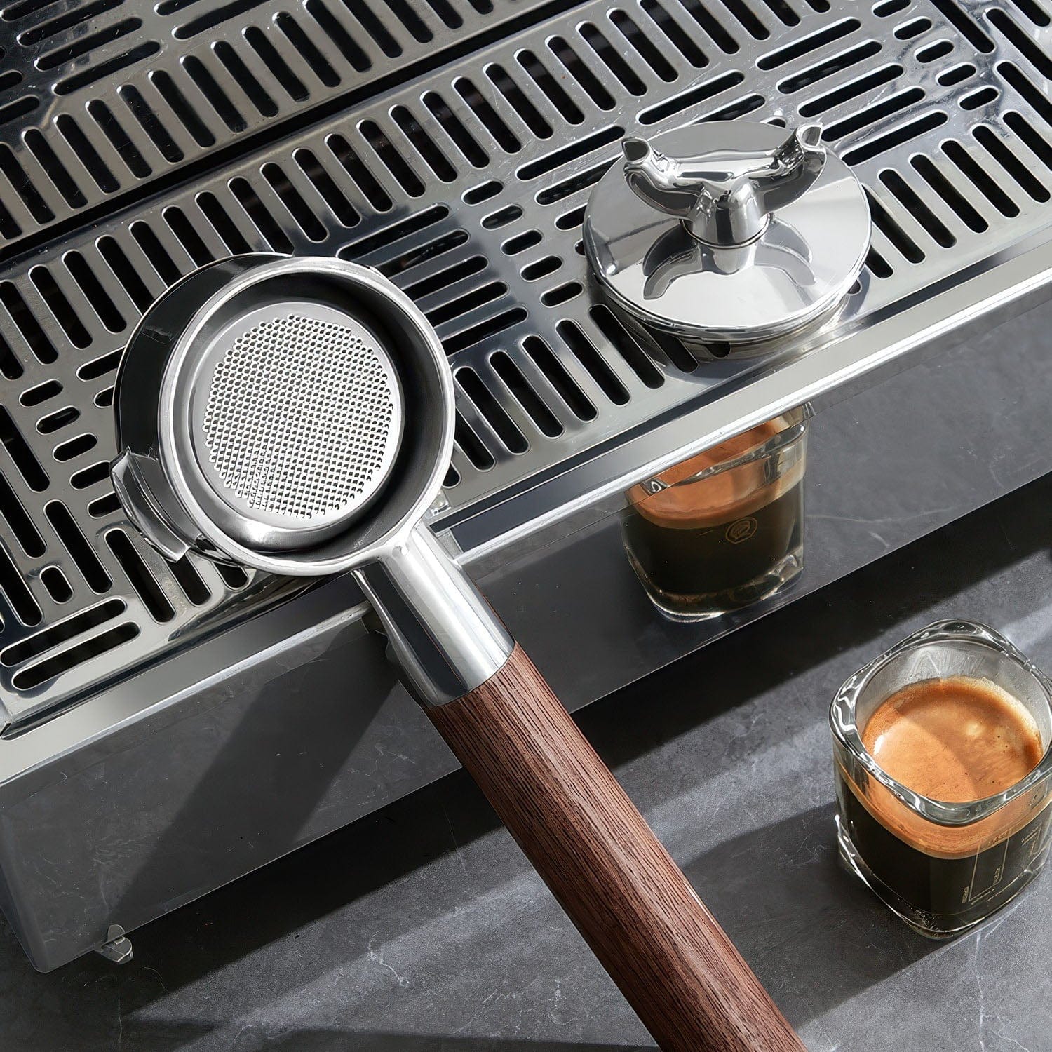 Bottomless Portafilter with Removable Double Spout