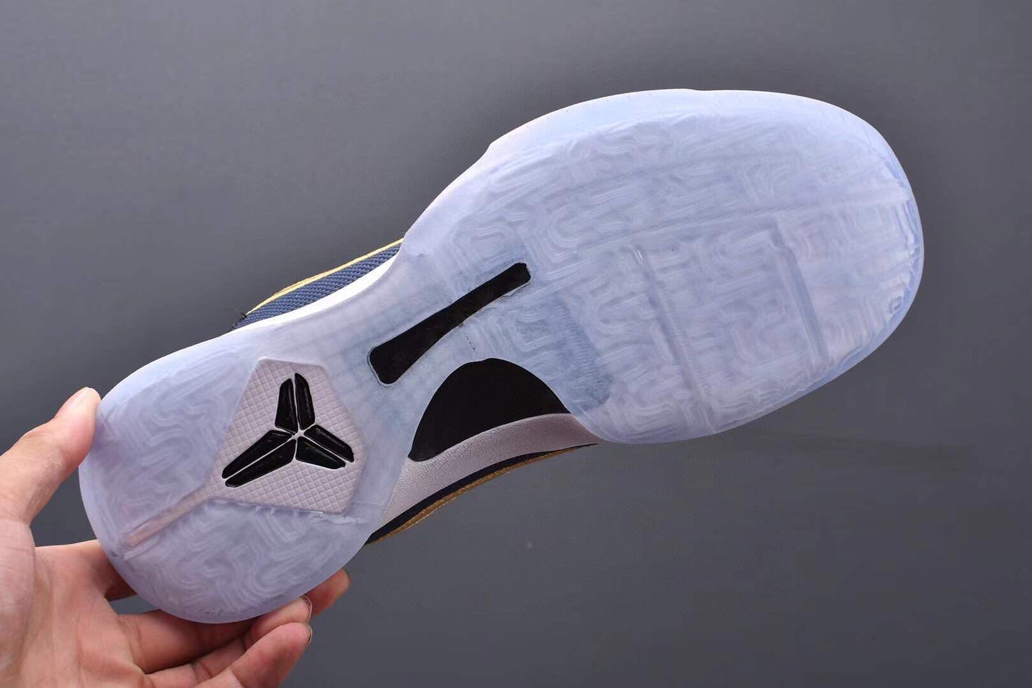 Kobe 5 Undefeated What If WHITE